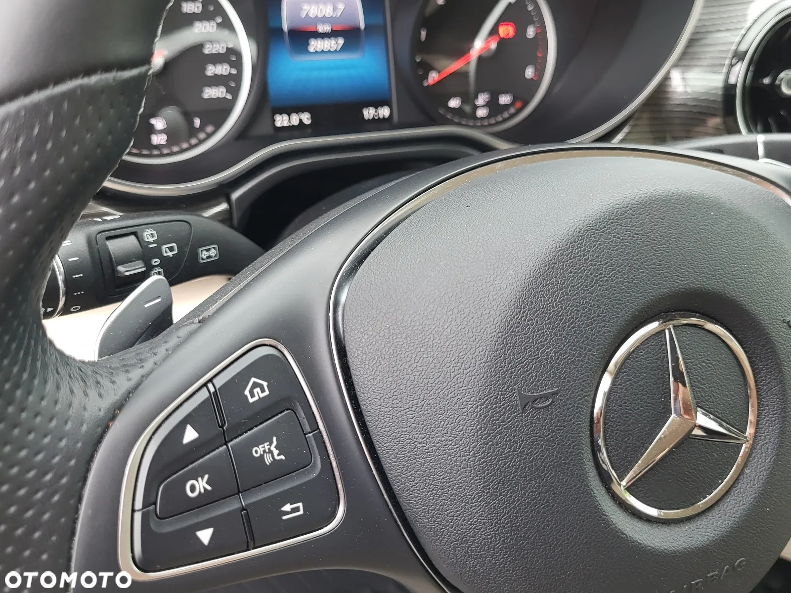 Mercedes-Benz Klasa V 300 d 4-Matic Exclusive 9G-Tronic (d³ugi) - 21