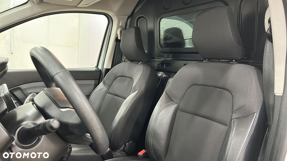 Renault Express Van - 11