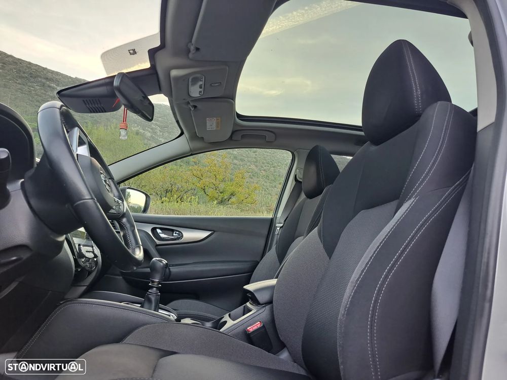 Nissan Qashqai 1.5 dCi N-Connecta J18+Led - 9
