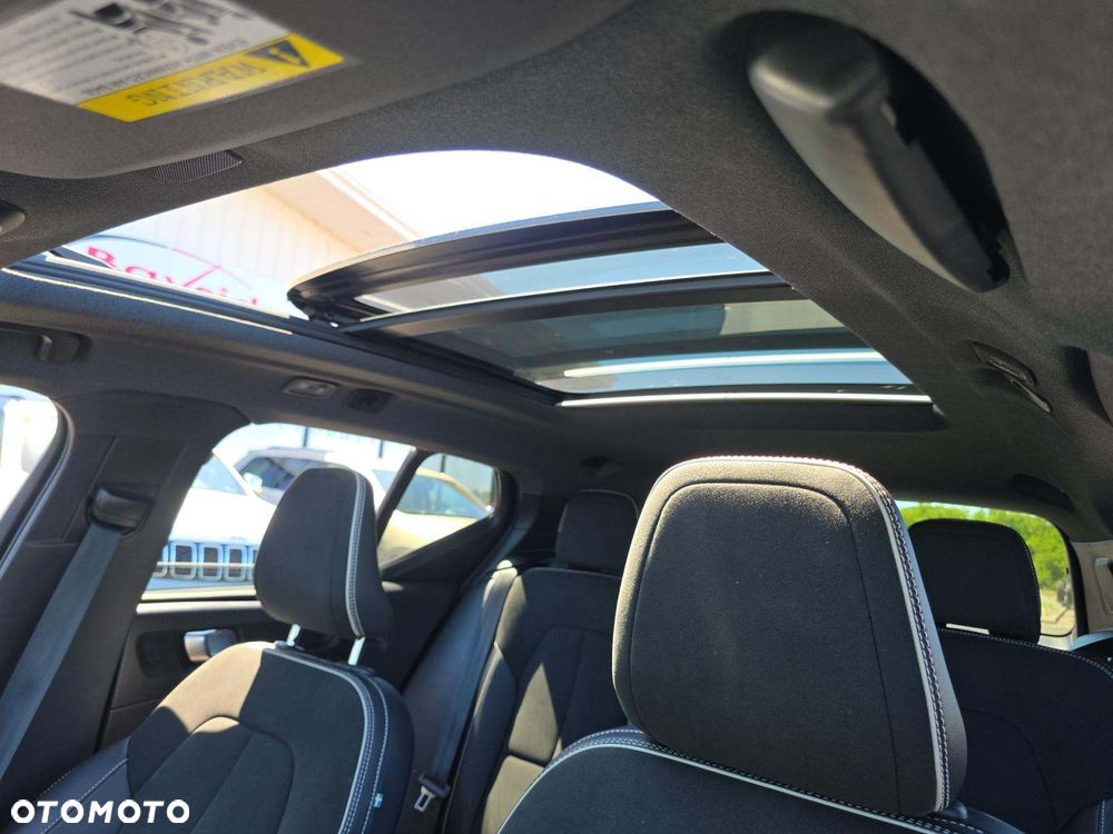 Volvo XC 40 T5 AWD R-Design - 11