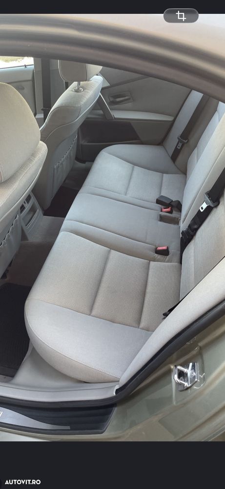 BMW Seria 5 520i - 7