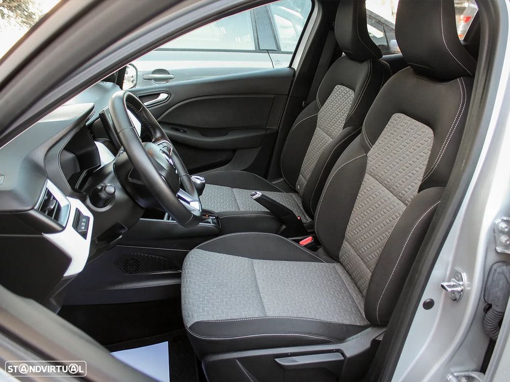Renault Clio BLUE dCi 100 EVOLUTION - 8