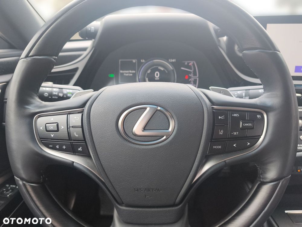 Lexus ES 300h Prestige - 16