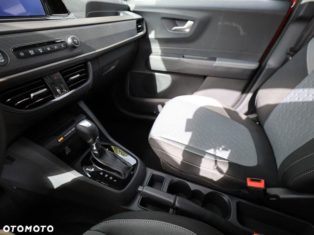 Ford Tourneo Courier 1.0 EcoBoost Titanium - 23