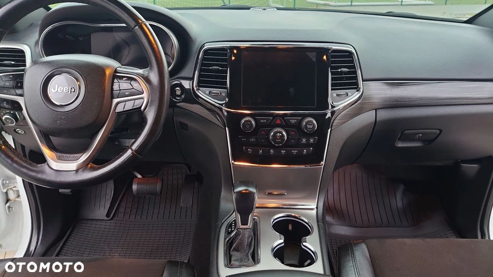 Jeep Grand Cherokee - 14