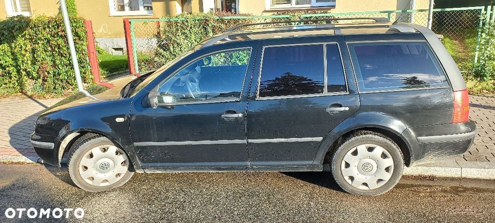 Volkswagen Golf - 1
