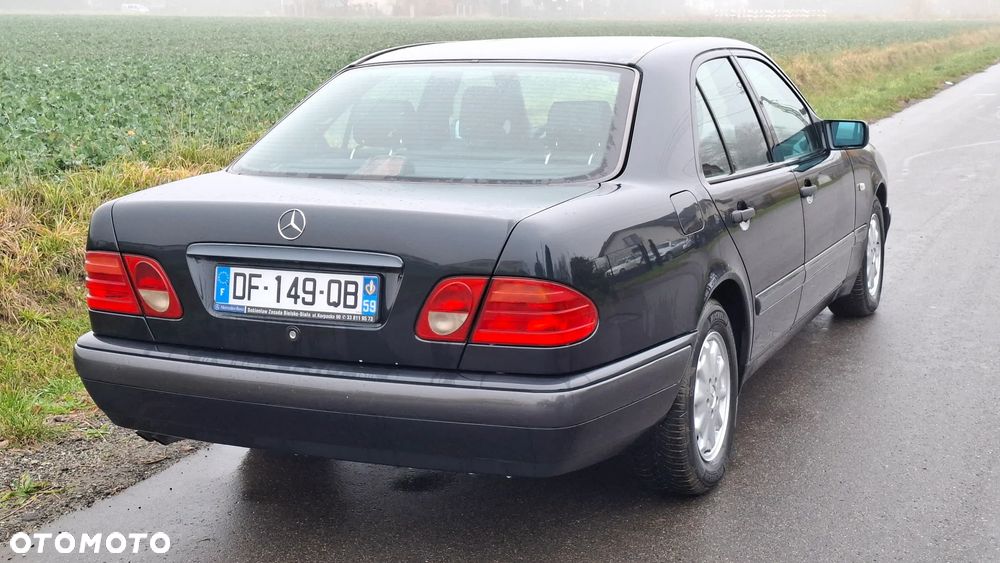 Mercedes-Benz Klasa E - 20