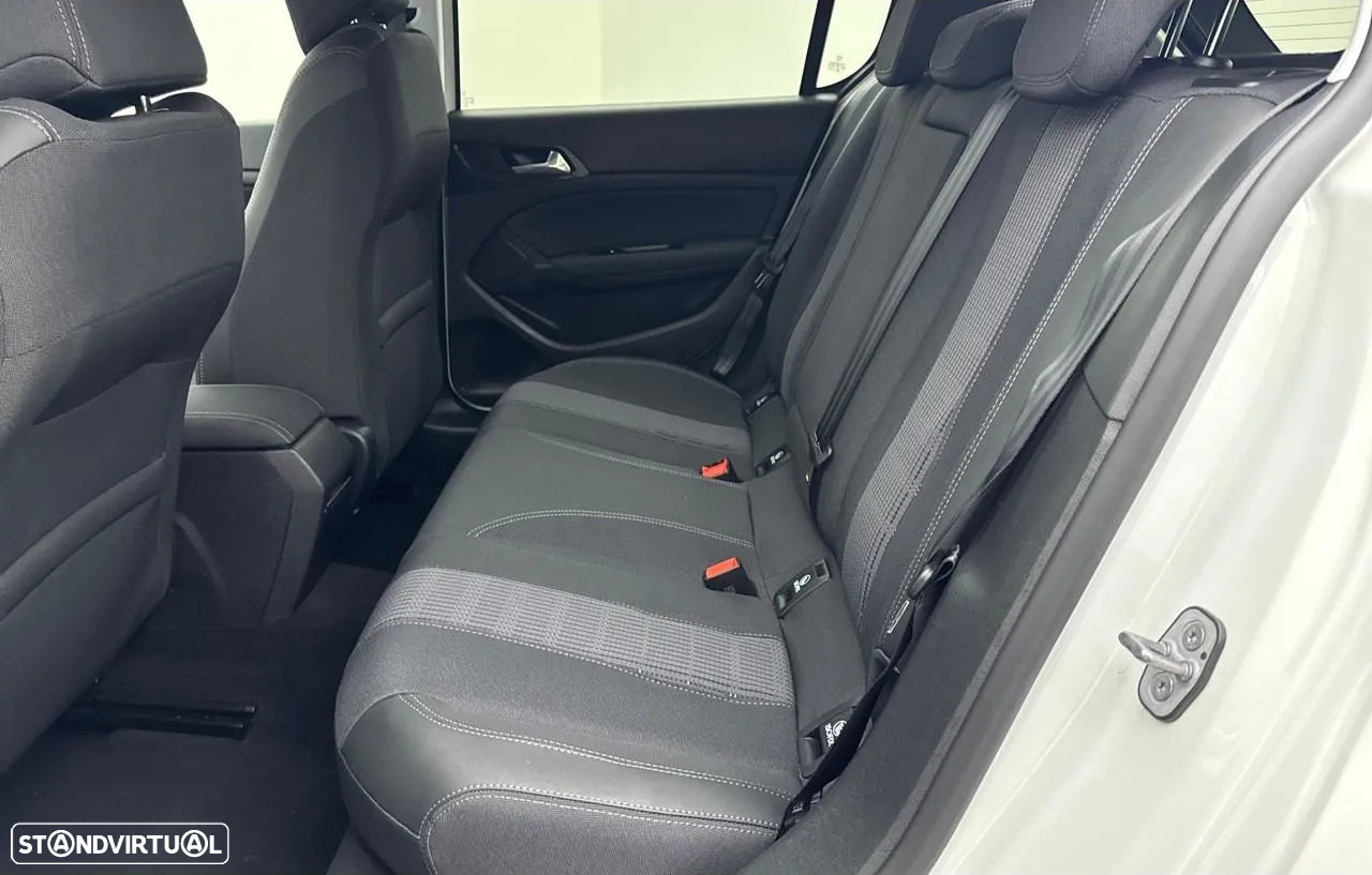 Peugeot 308 1.2 PureTech Allure EAT8 - 6