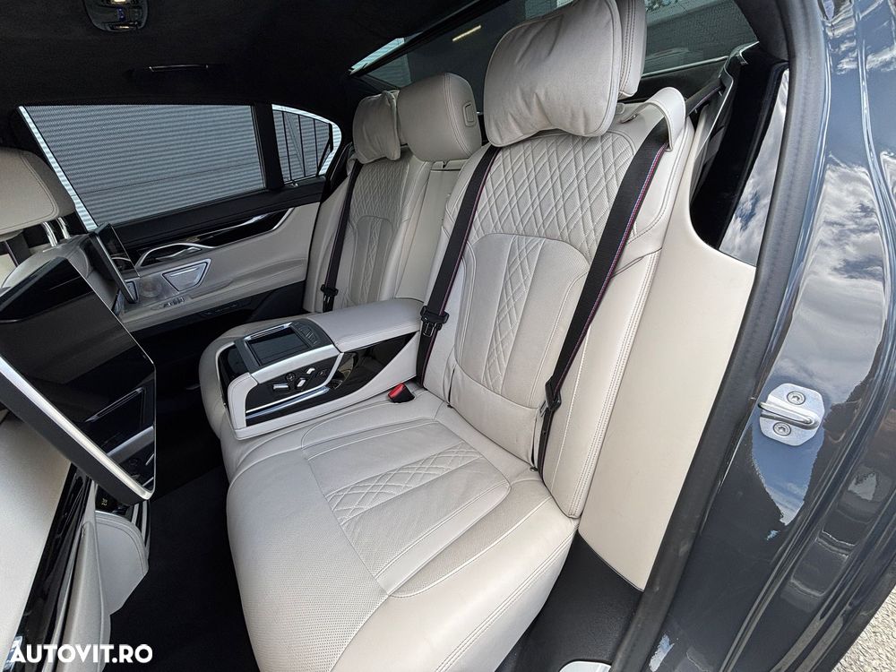 BMW Seria 7 750i xDrive - 19