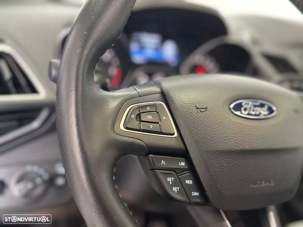 Ford Kuga 1.5 TDCi ST-Line Limited Edition - 44