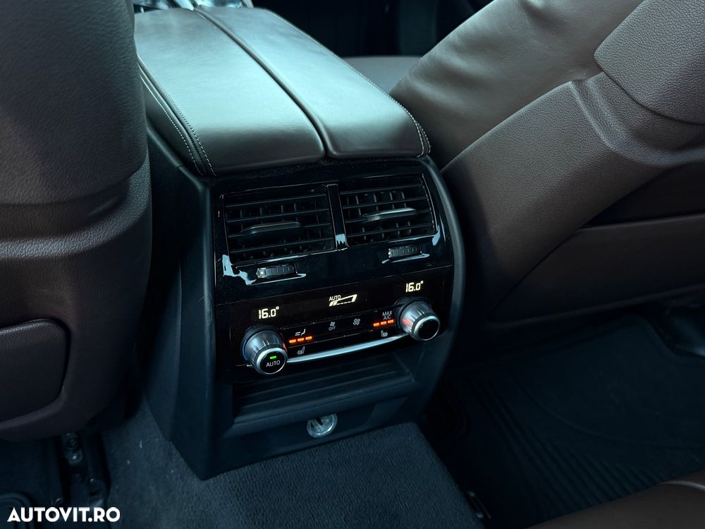 BMW Seria 5 530d xDrive AT - 13