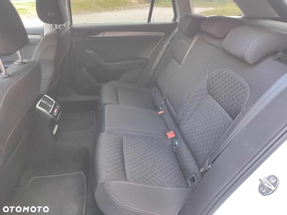 Skoda Superb 2.0 TDI L&K DSG - 21