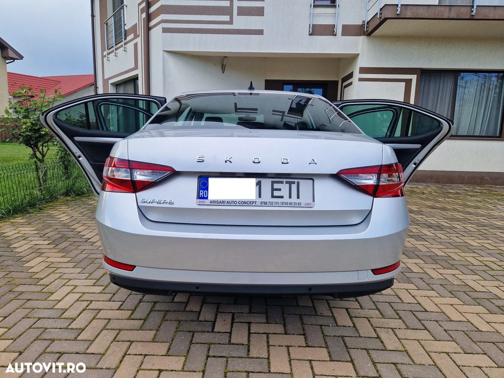 Skoda Superb 2.0 TDI DSG Ambition - 26