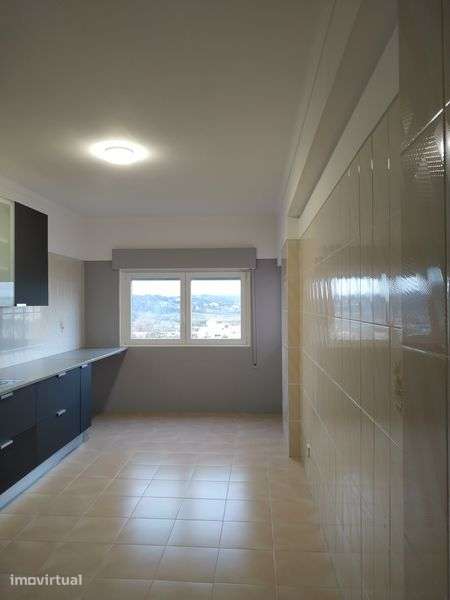 Apartamento T3 para arrendamento em Abrantes - Grande imagem: 4/12