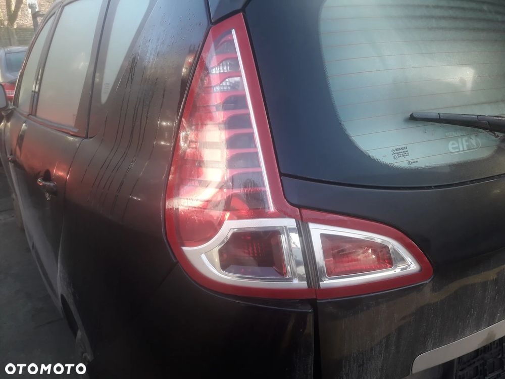 LAMPA TYL RENAULT SCENIC III - 1