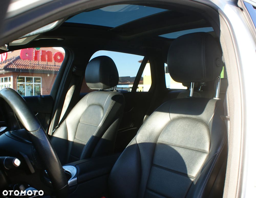 Mercedes-Benz GLC 300 4Matic 9G-TRONIC AMG Line - 21