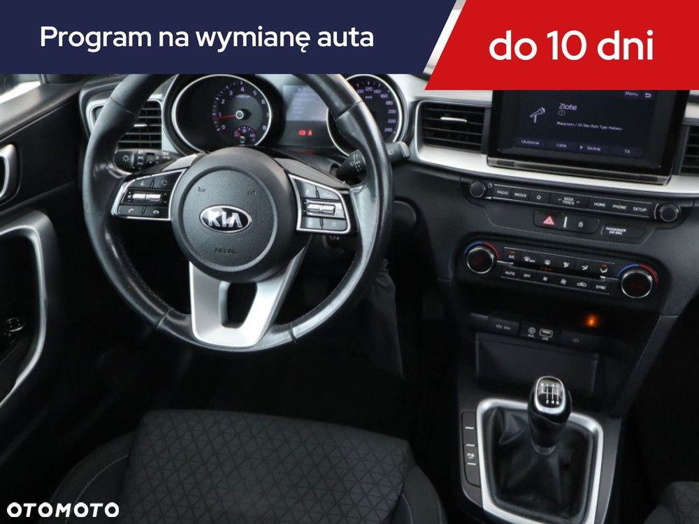 Kia Ceed - 9