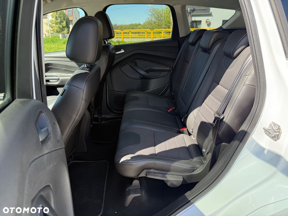 Ford Kuga 1.6 EcoBoost 2x4 Titanium - 22