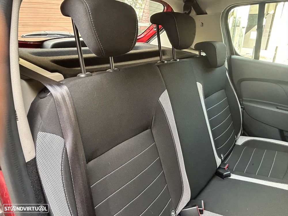 Dacia Sandero 0.9 TCe Stepway - 11