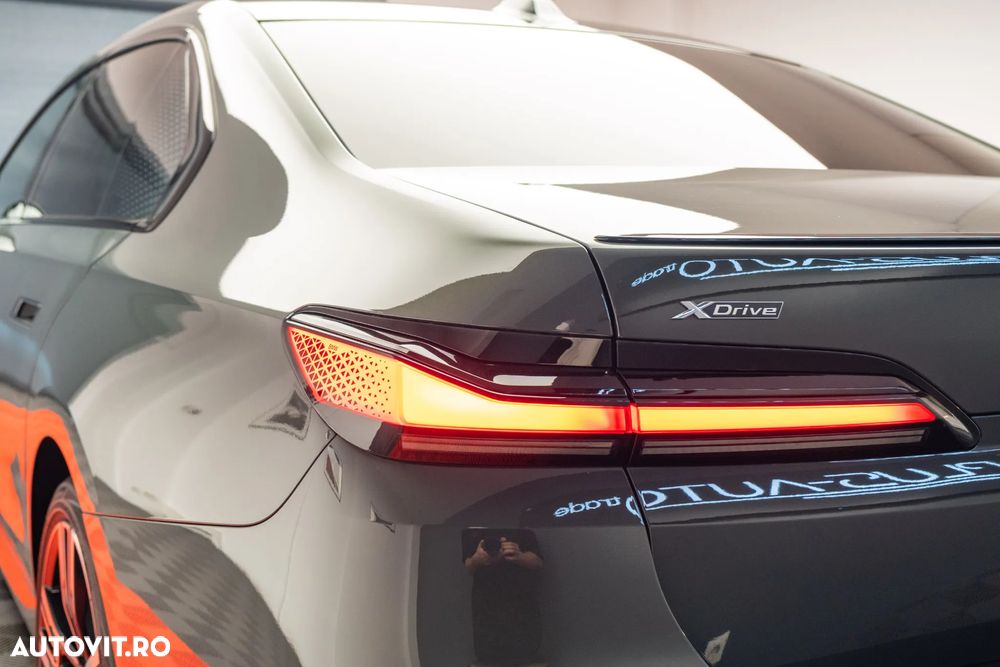 BMW Seria 7 750e xDrive - 8