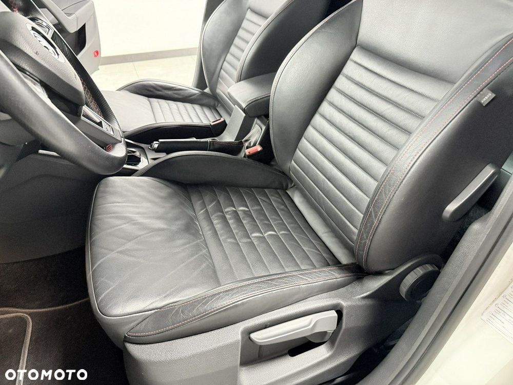 Skoda Octavia 2.0 TDI RS DSG - 36