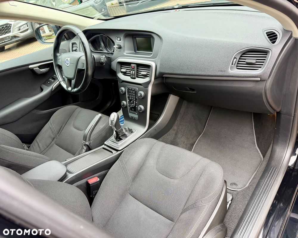 Volvo V40 D2 Momentum - 11