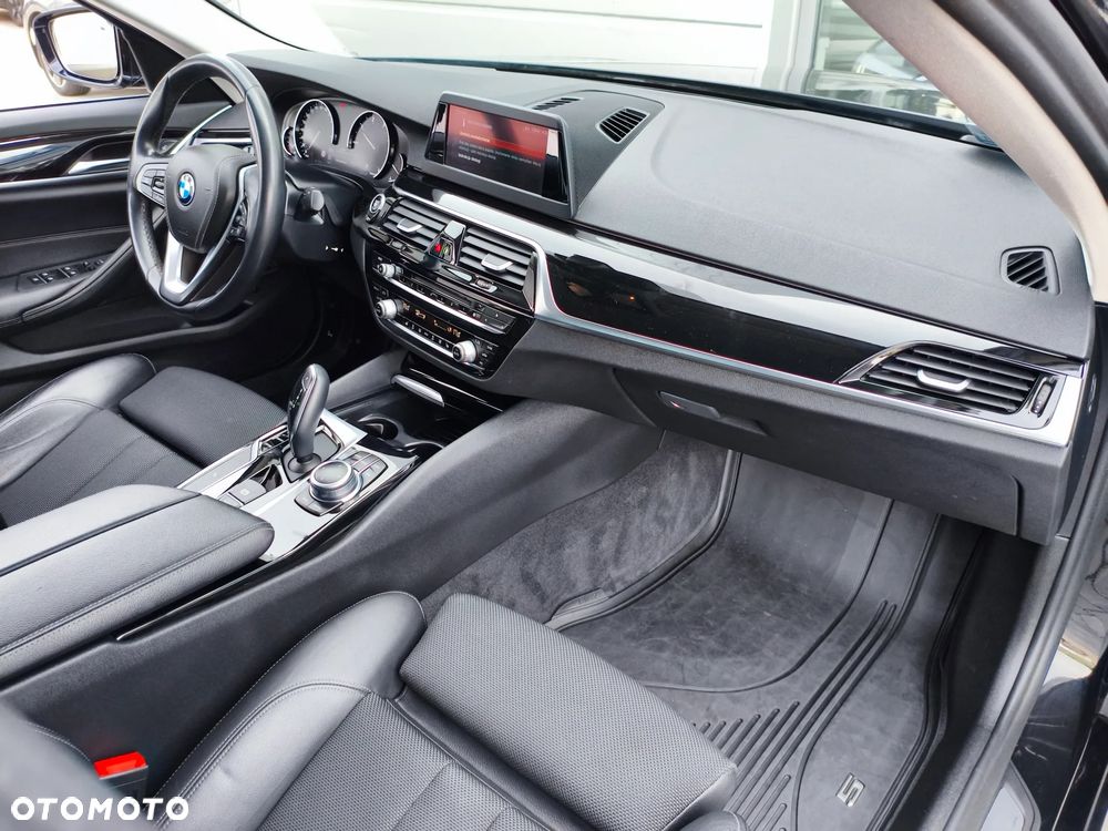BMW Seria 5 518d Sport Line - 5