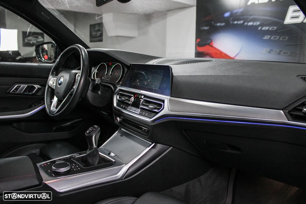 BMW 318 d Line Sport - 26