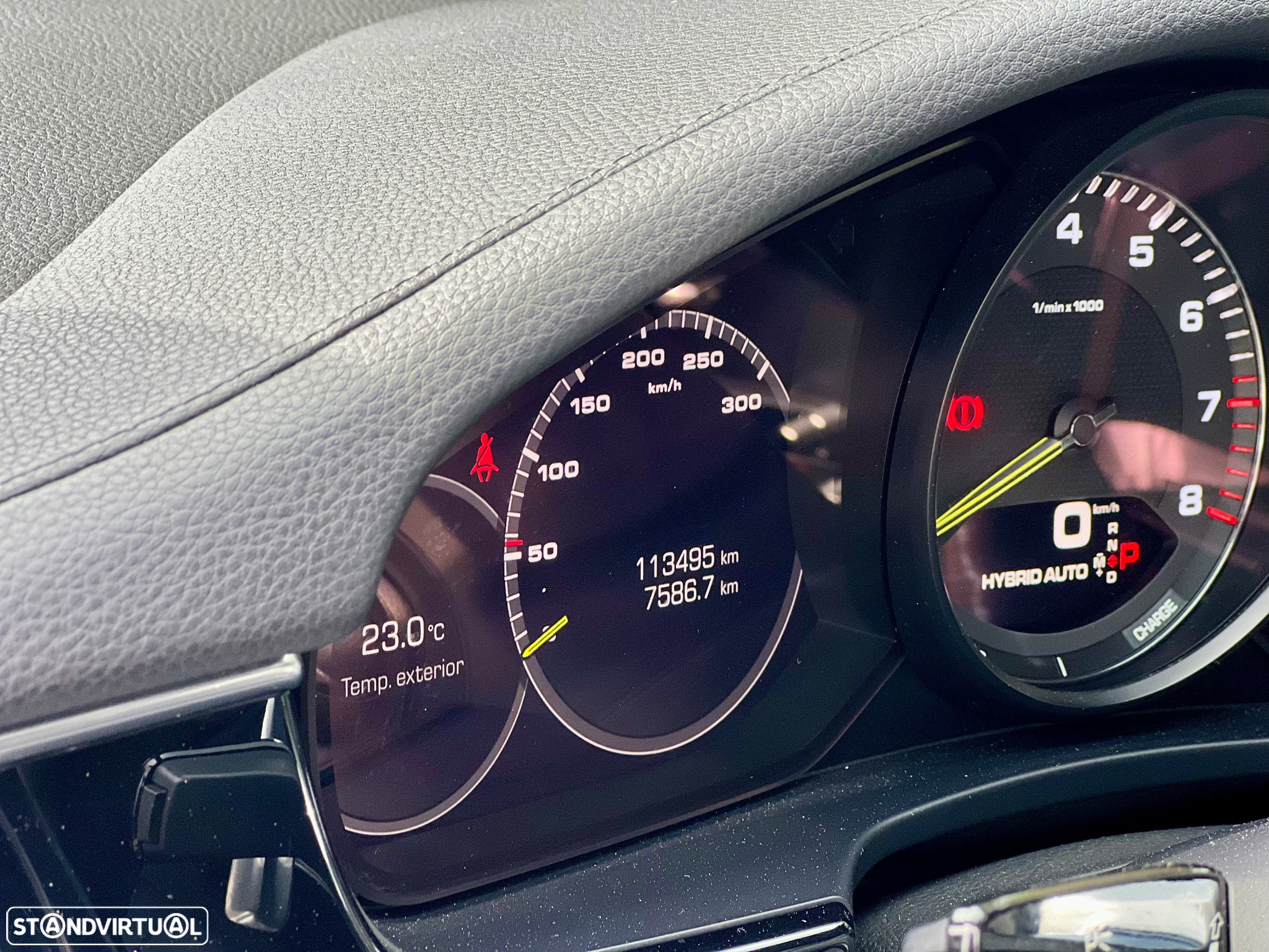 Porsche Panamera 4 E-Hybrid - 32