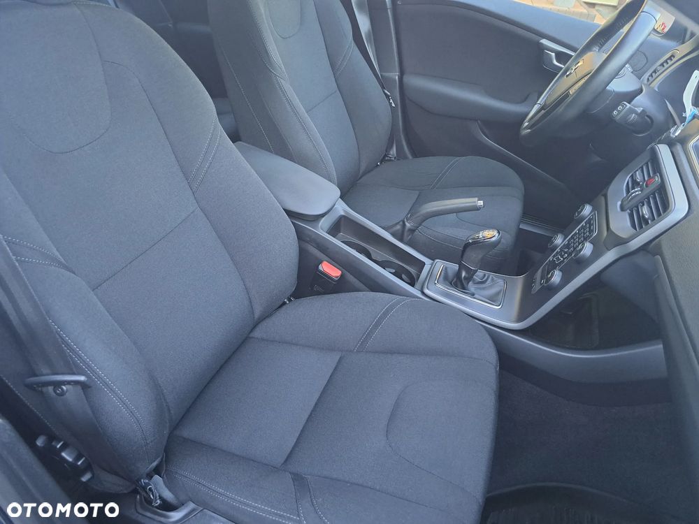 Volvo V40 D2 - 21