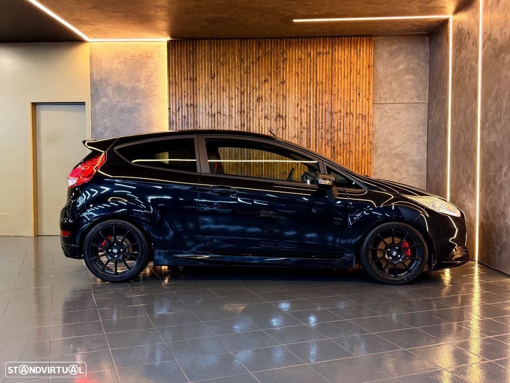 Ford Fiesta 1.6 EcoBoost c/ Pack Pele Desportiva ST - 19