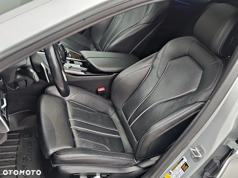 BMW Seria 5 530i xDrive Sport Line - 16