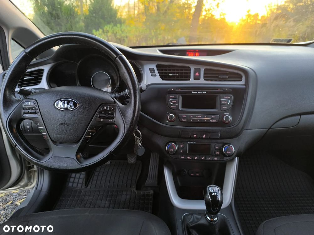 Kia Ceed - 6
