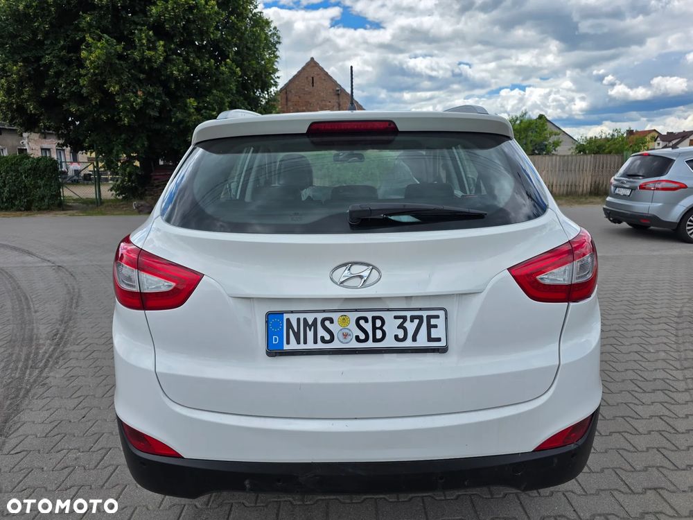 Hyundai ix35 1.6 2WD Fifa World Cup Edition - 4