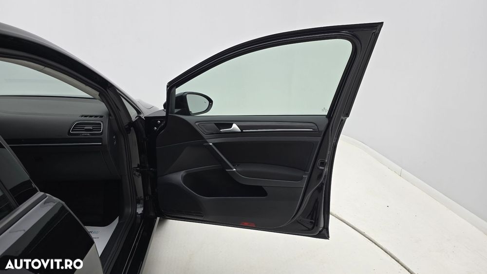 Volkswagen Golf - 18