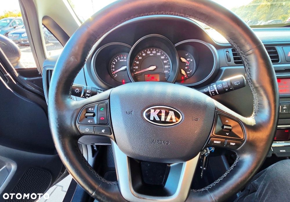 Kia Rio - 11
