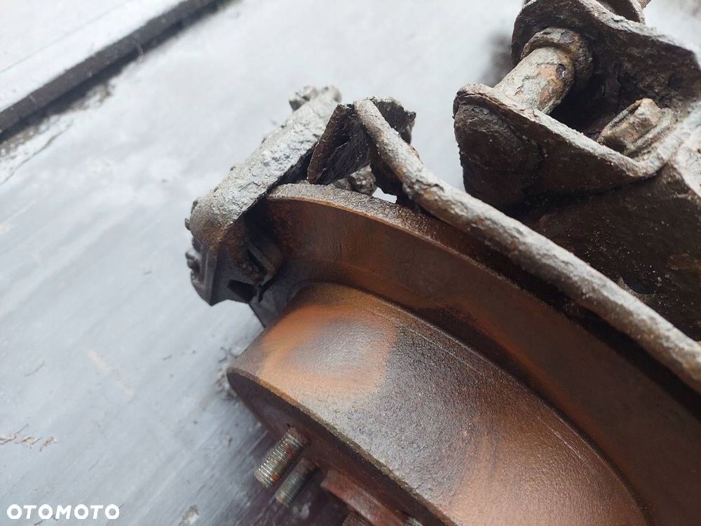 KOMPLETNE ZAWIESZENIE BELKA SANKI TYŁ WAHACZE PÓŁOSIE TOYOTA RAV4 II - 5