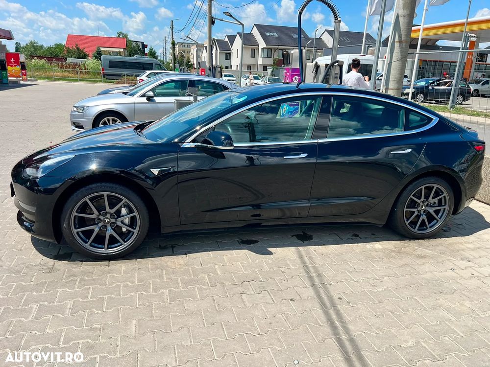 Tesla Model 3 - 3