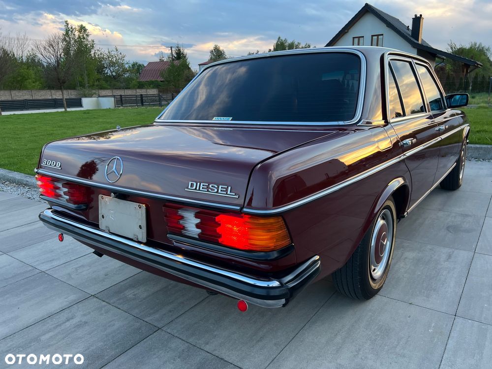 Mercedes-Benz W123 - 11