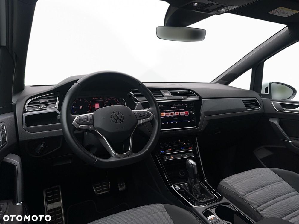 Volkswagen Touran - 10