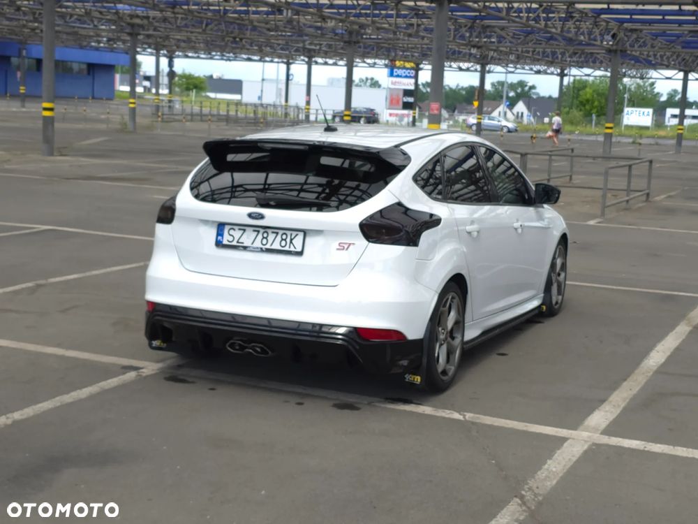 Ford Focus - 11