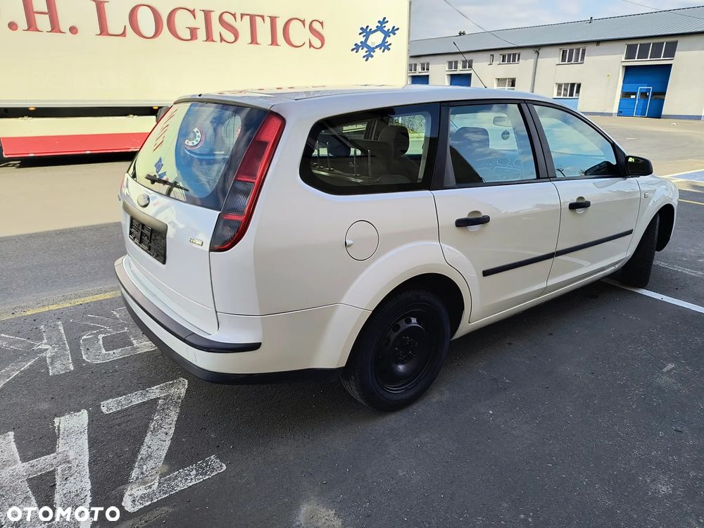 Ford Focus 1.6 TDCi DPF Ambiente - 14