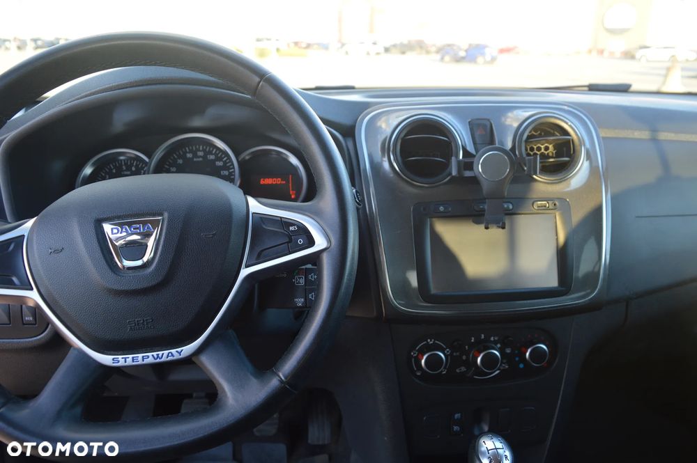 Dacia Sandero 0.9 TCe Laureate - 9