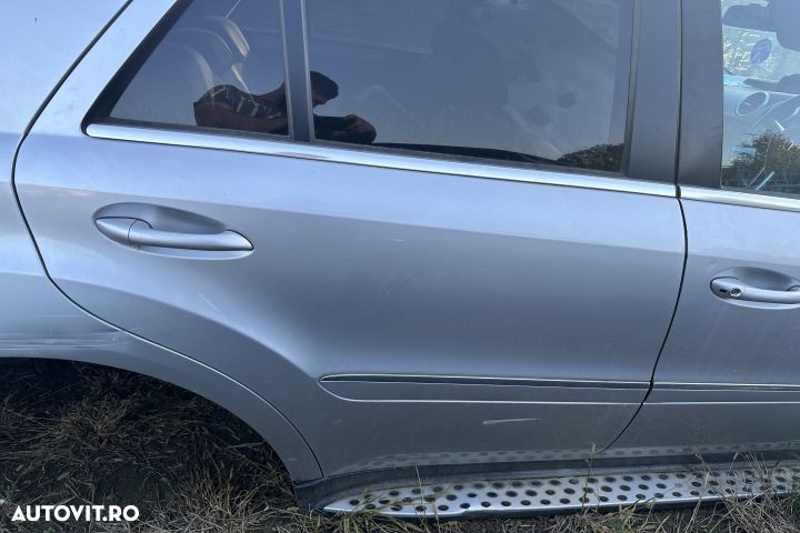 Usa Dreapta Spate Gri Mercedes-Benz ML - 1