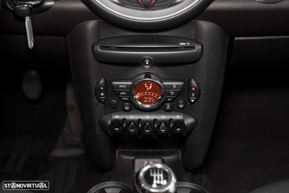 MINI 3 Portas One D - 18