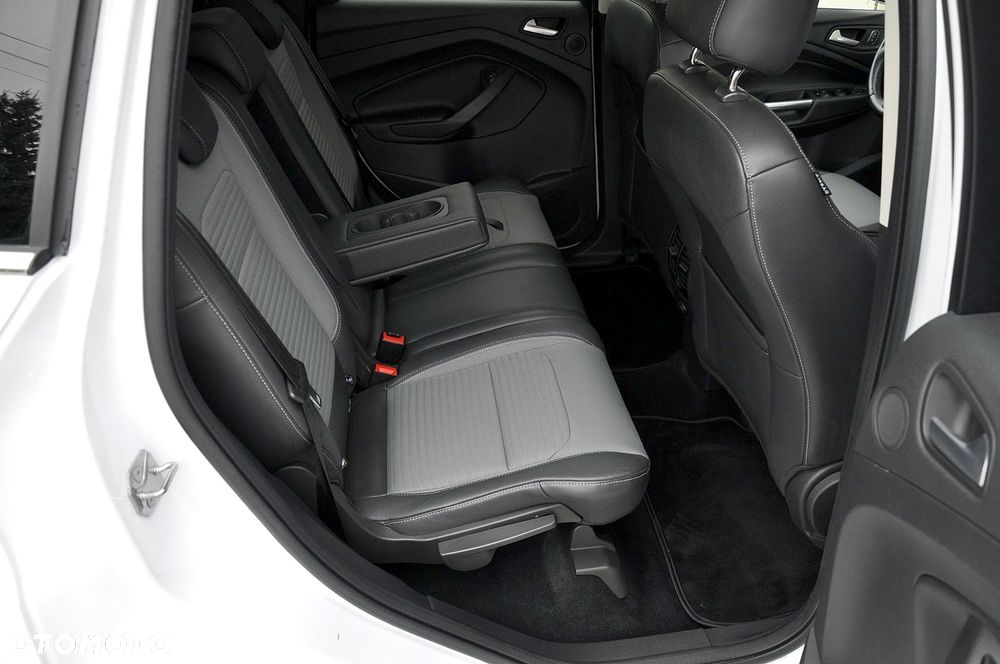 Ford Kuga 1.5 EcoBoost 2x4 Titanium - 10