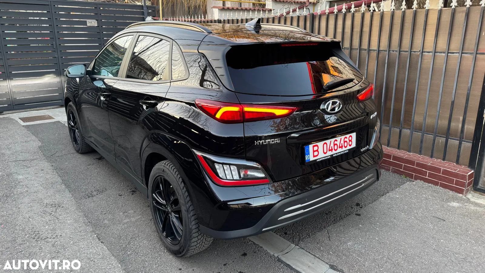 Hyundai KONA - 8
