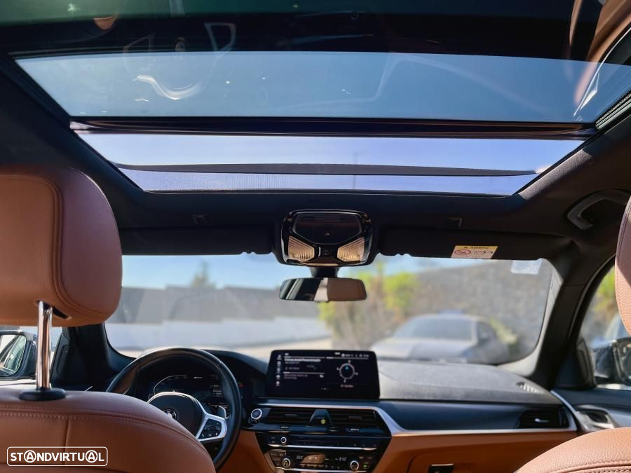 BMW 530 e Pack Desportivo M - 13