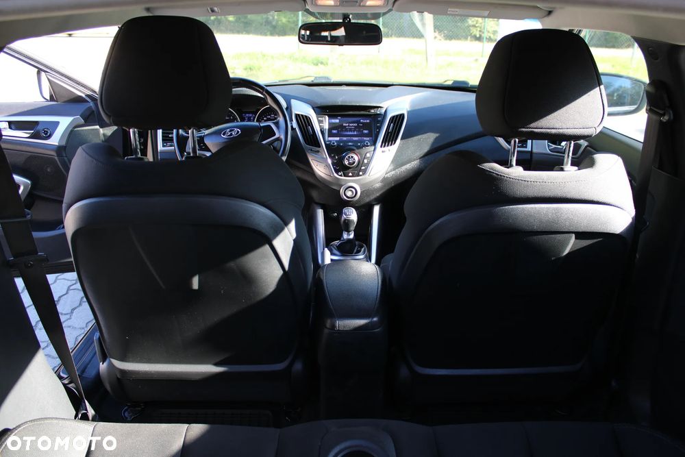 Hyundai Veloster 1.6 Premium - 30