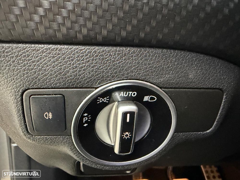 Mercedes-Benz A 180 d AMG Line - 24